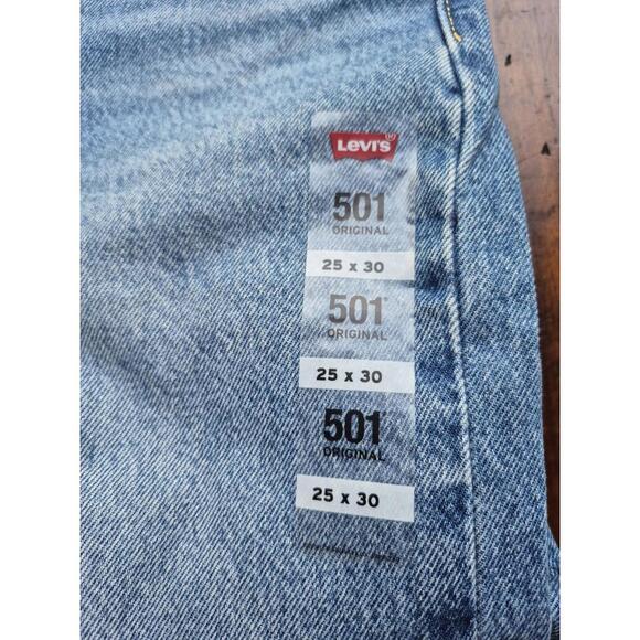 NWT Levis Premium 501 PATCH Straight Jeans 25x30 Womens Button Fly Distress $79 - Picture 9 of 9